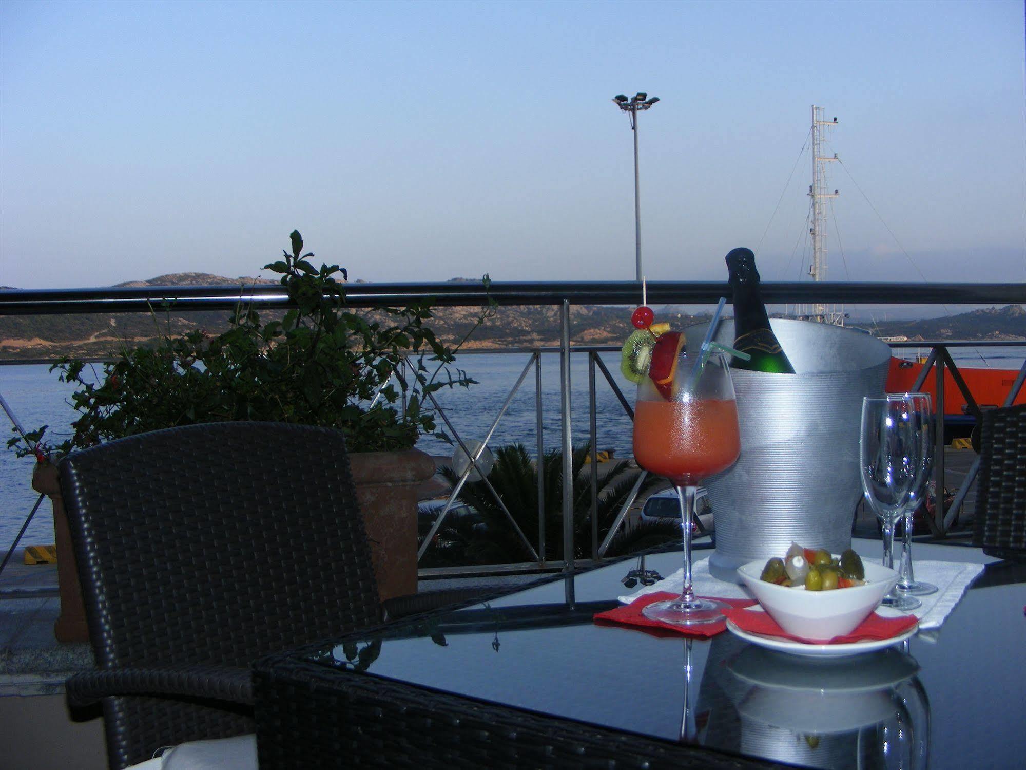 Hotel Excelsior La Maddalena  Luaran gambar